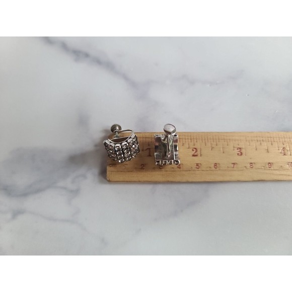 Vintage Clear Rhinestone Screwback Earrings - Picture 7 of 10